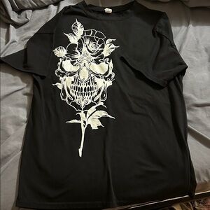 Floral Skull Graphic Black Tee